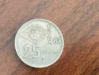 2 Moedas Espanha (pesetas), 1 Reino Unido e 1 Finlândia (Markka)