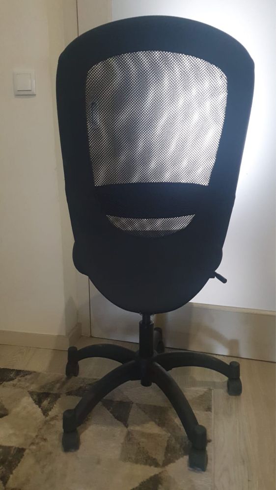 Vendo cadeira ergonómica sem braços