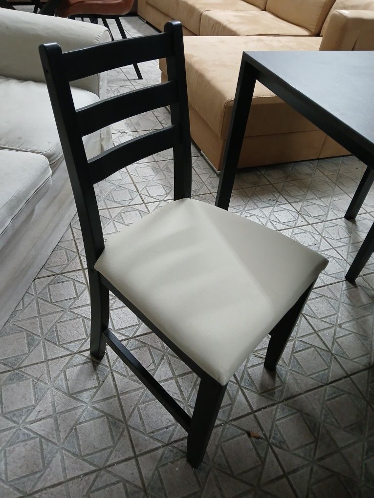 Conjunto Mesa Extensível IKEA-Vangsta + 4 Cadeiras Lerhamn