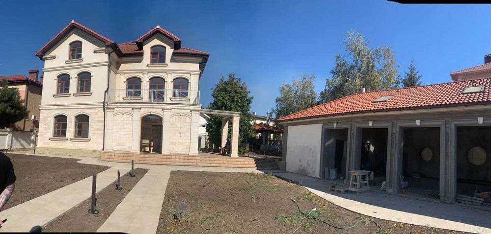 Продаётся дом у моря в Совиньоне — участок 15 соток, отдельно СПА-зона