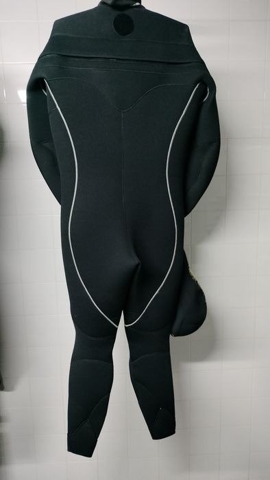 Fato de mergulho semi seco