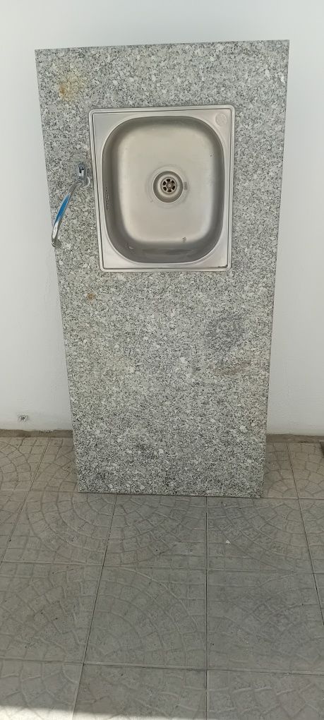 Pedra marmore com lavatorio inox