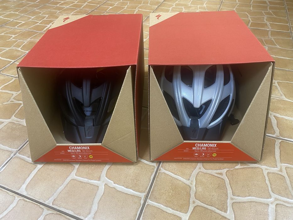 Новый. Велосипедный шлем SPECIALIZED CHAMONIX M/L 56-60cm