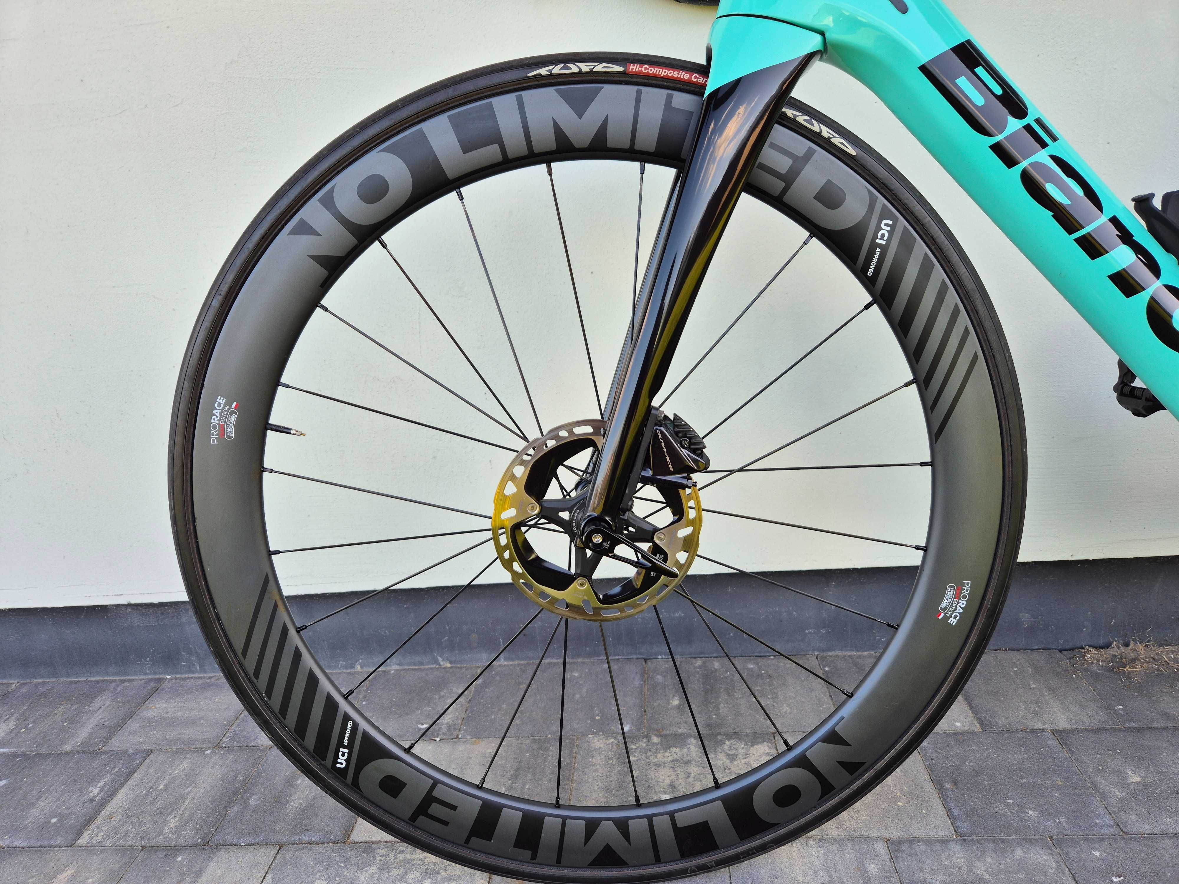 Rower szosowy Bianchi Oltre XR4 Disc DI2 Dura Ace