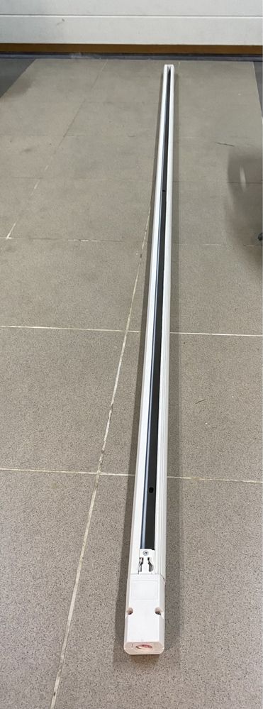 Szyna oswietleniowa  wraz z 3 lampami led