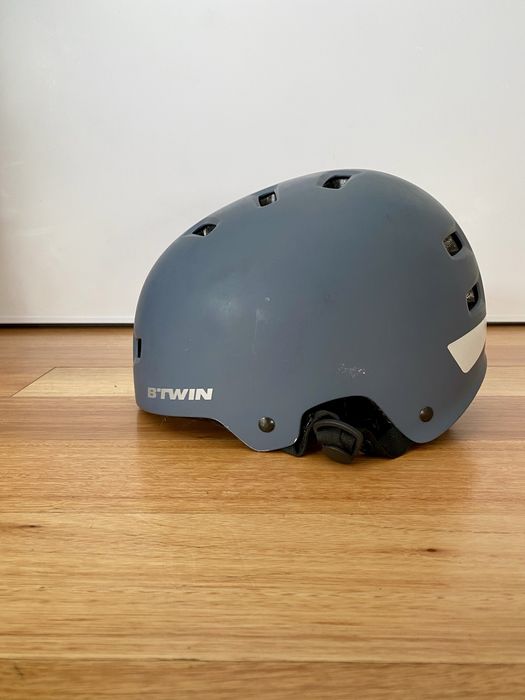 Vendo capacete bicicleta BTWIN 55-58cm