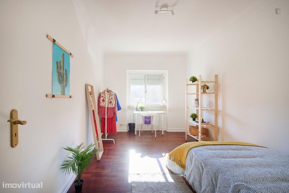 752257 - Quarto com cama de solteiro em...