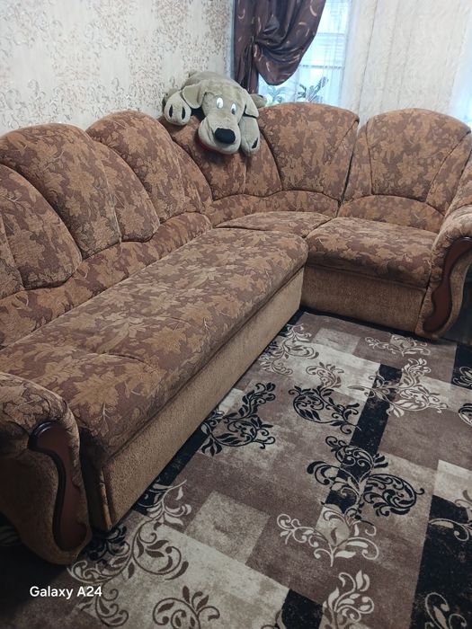 Продам угловой мягкий  диван+кресло.