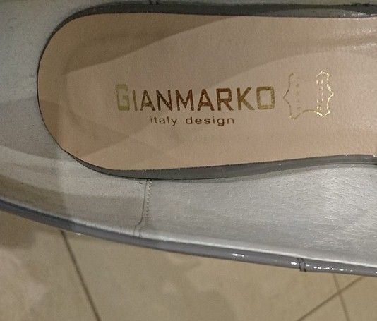 Szpilki lakierowane