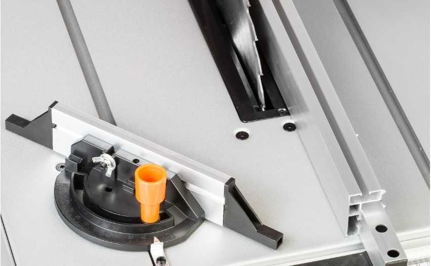 Настільна пила, циркулярка по дереву Dexter 2000вт. 250мм (Німеччина