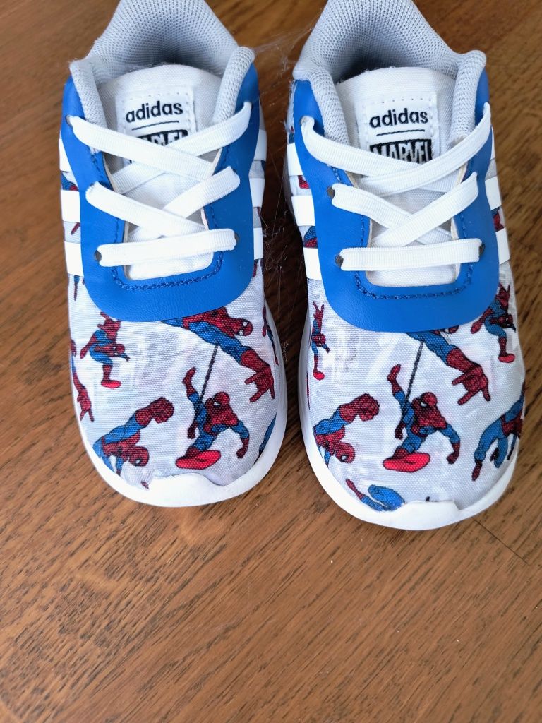 Adidasy dla chłopca Spiderman rozmiar 23,5