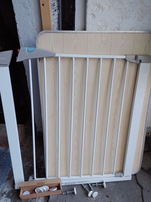 Bramka zabezpieczająca schody