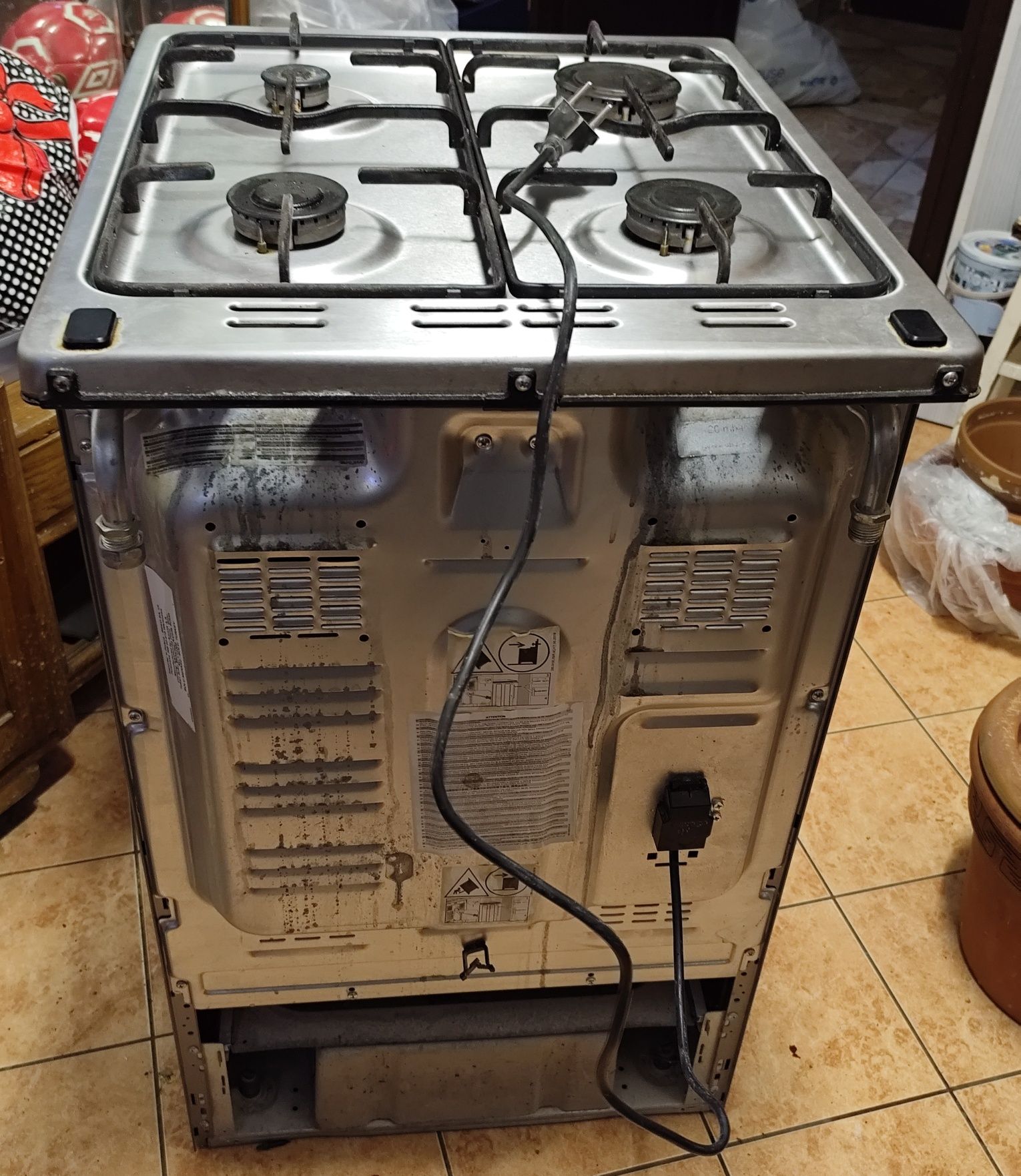 Kuchnia gazowa - elektryczna Beko