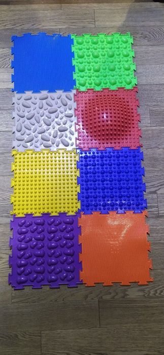 Ортопедичні масажні розвиваючі килимки.Ортопедические массажные коврик