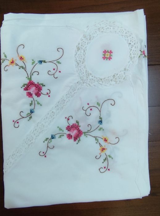 Toalha de mesa com padrão floral