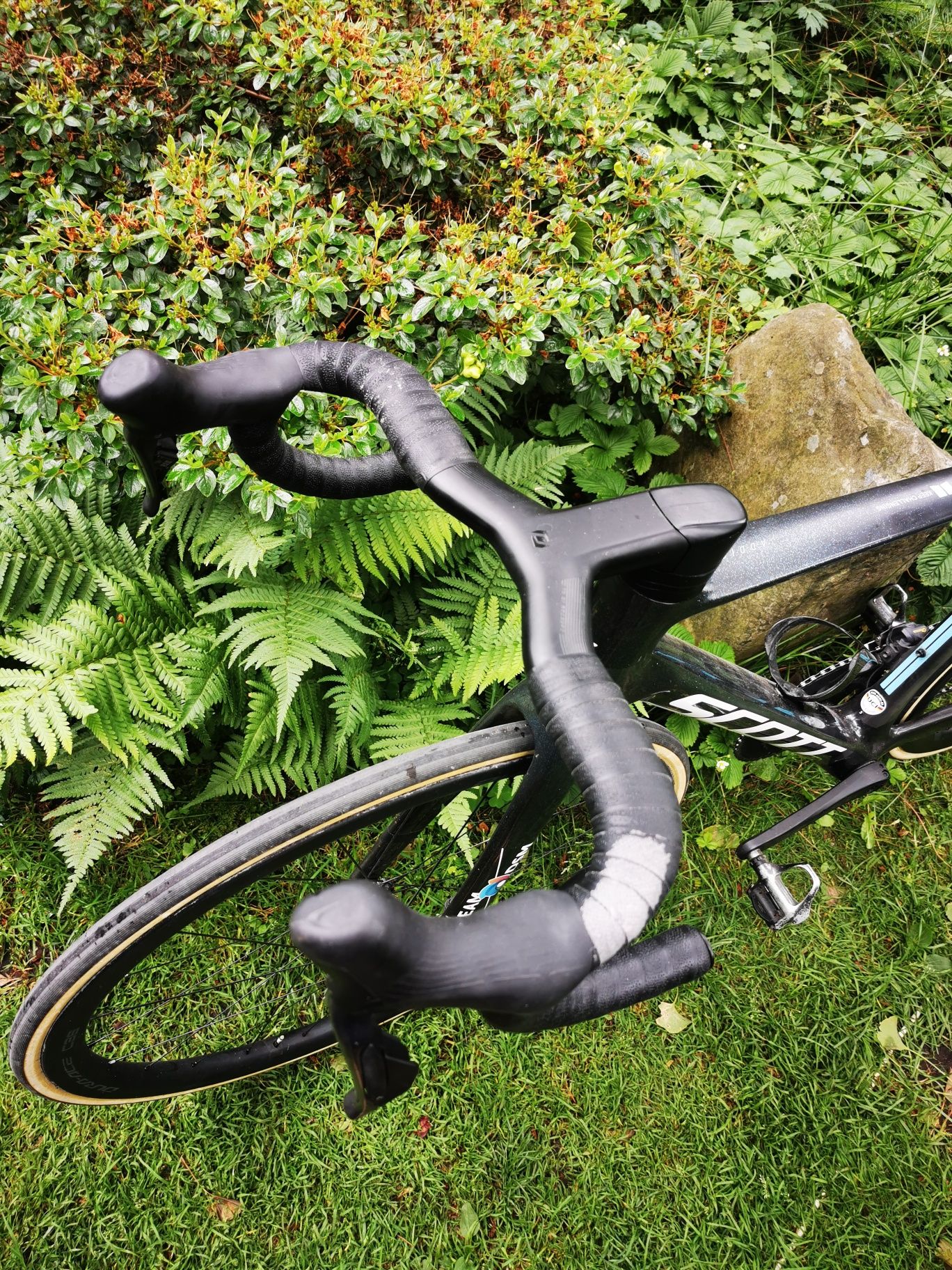 Rower szosowy full carbon Scott 7 kg