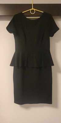 Czarna sukienka ołówkowa z baskinką Carry rozmiar M