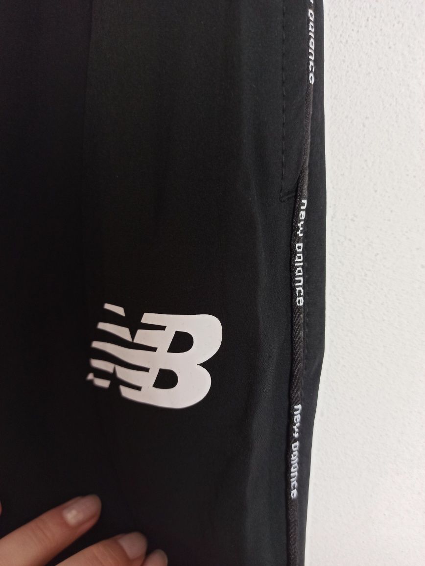 New Balance spodnie dresowe damskie M,