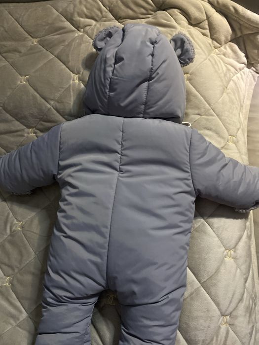 Продам дитячий зимній комбінезон на 3-6 місяців