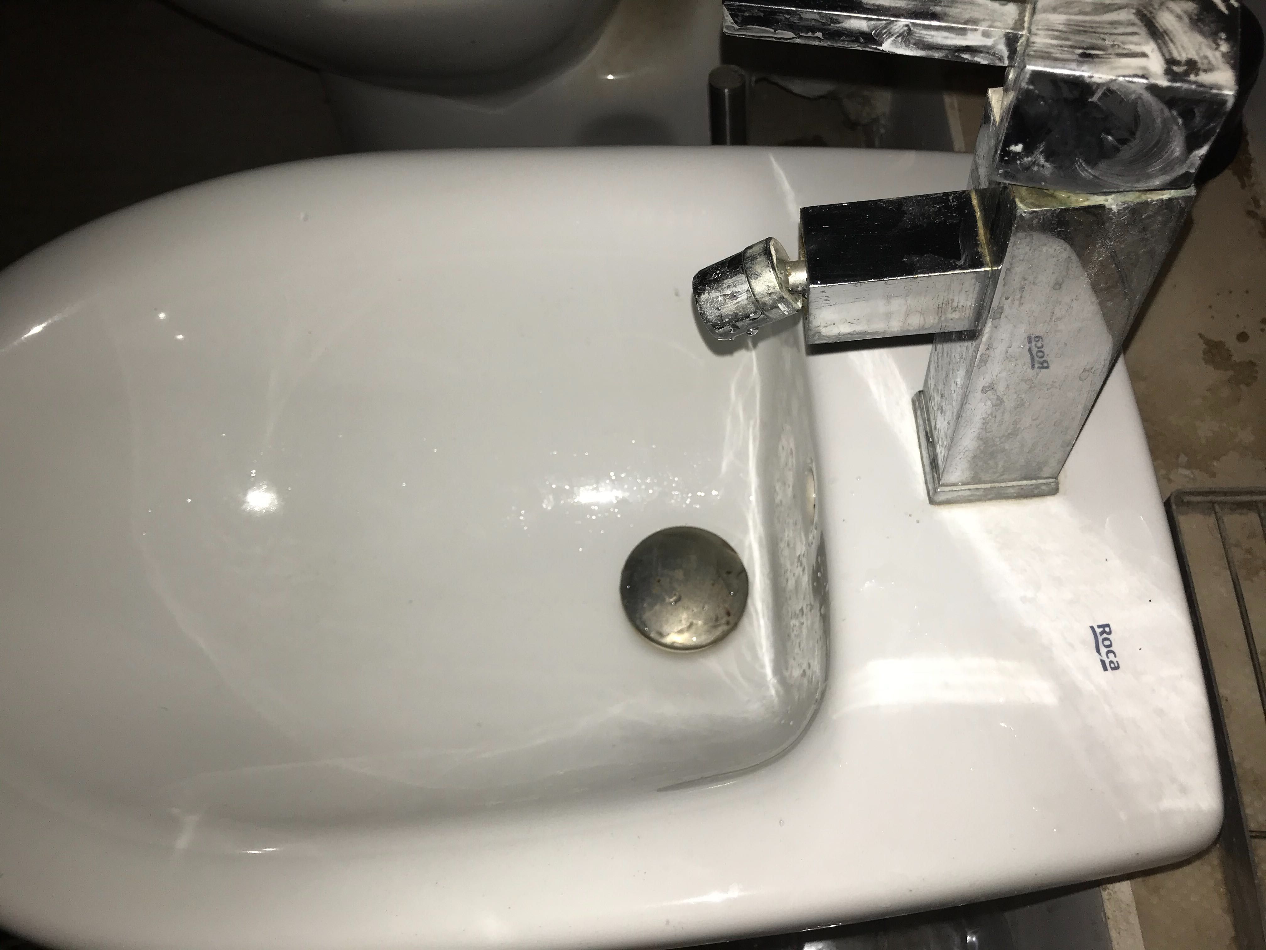 Bidé Roca Vitória + torneira / Bidet + faucet