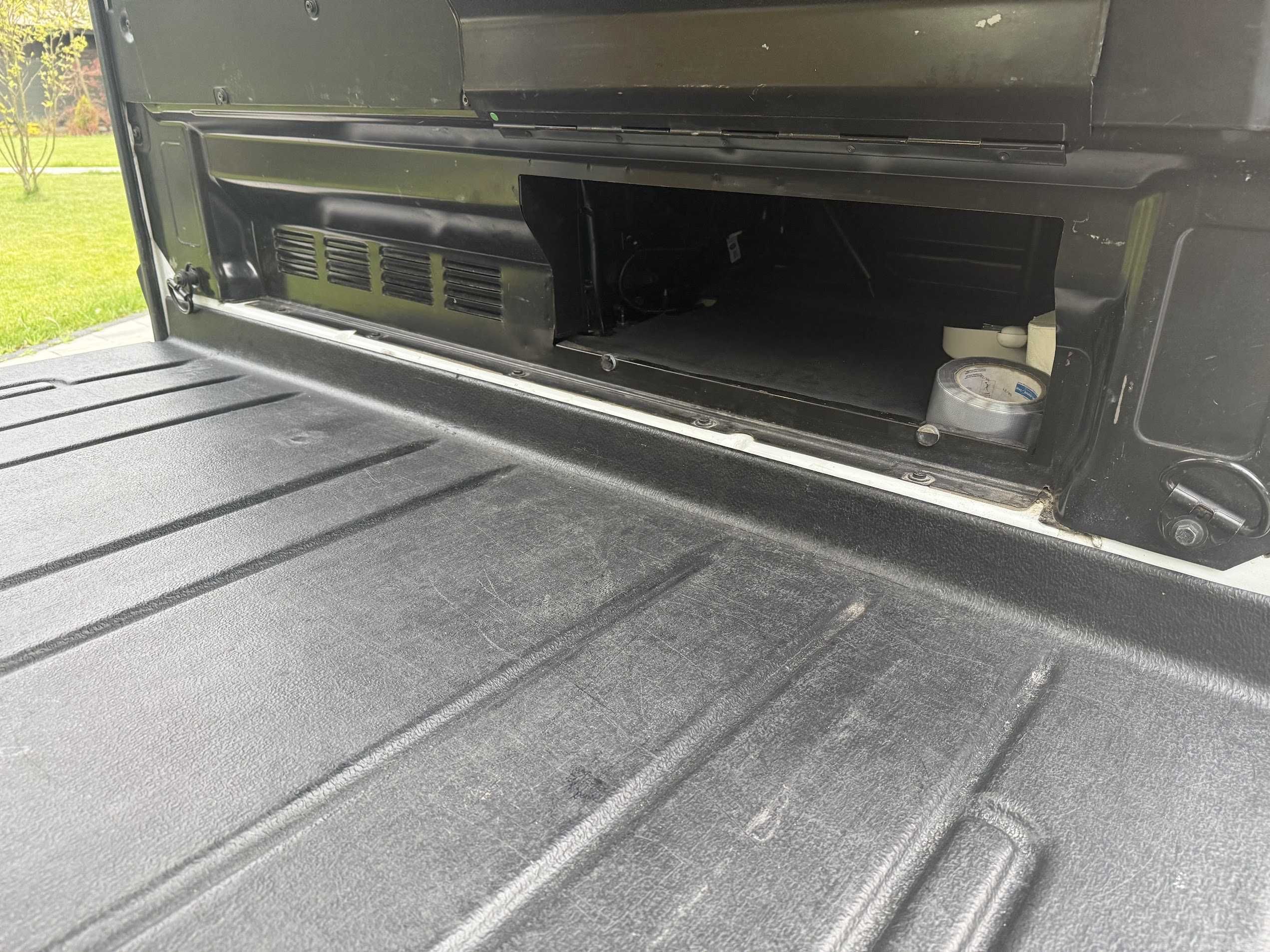 Wynajem busa dostawczego Ford Transit  hak VAT 23% wypożyczalnia aut