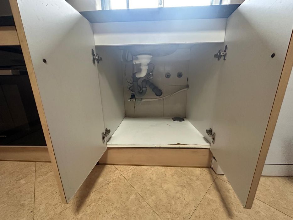 Cozinha com pedra e pia incluida