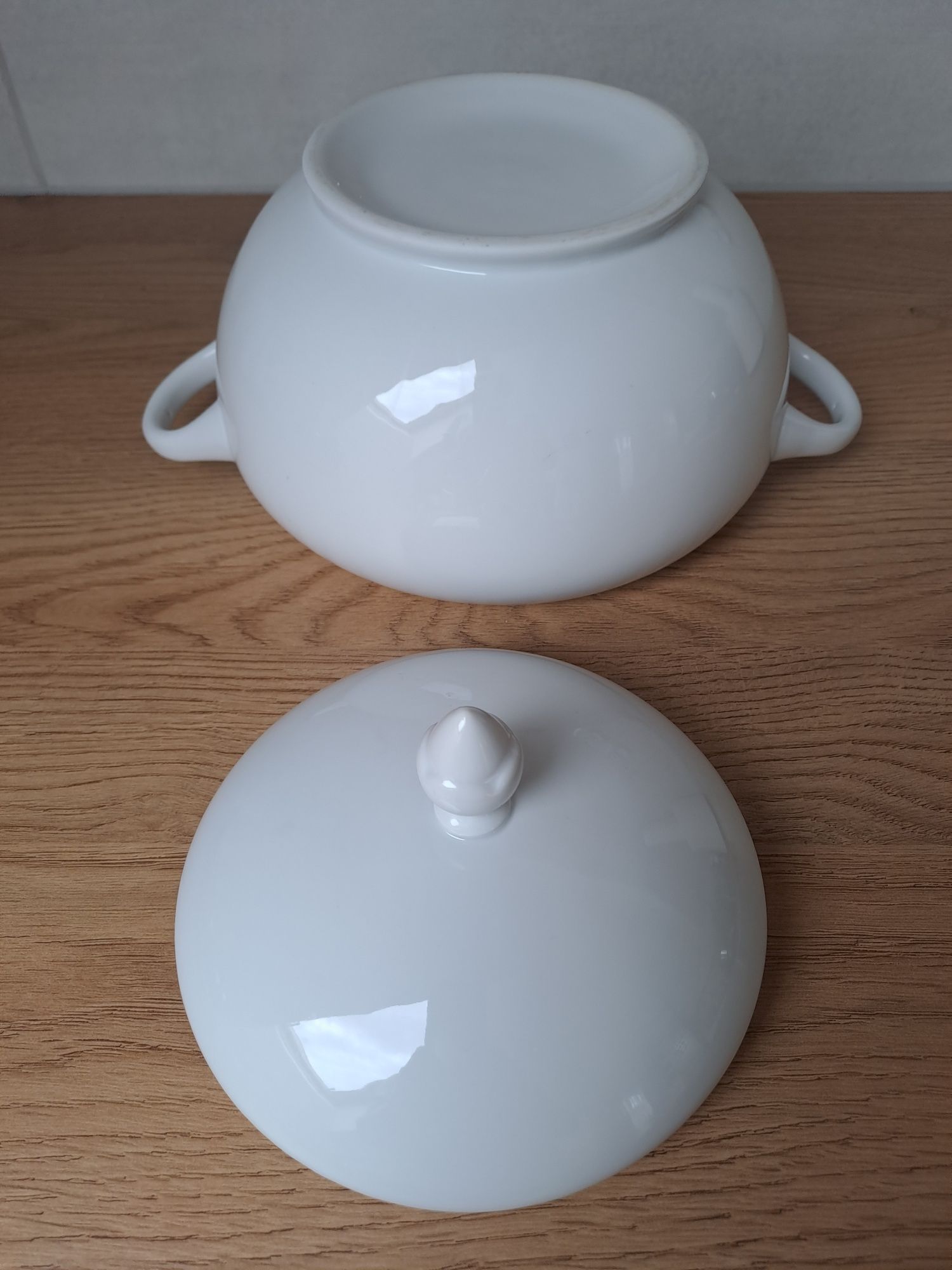 Porcelanowa waza na zupę