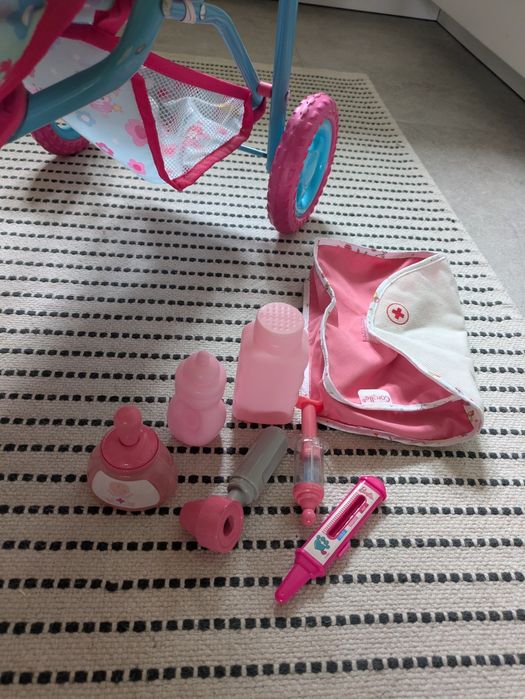 Wózek spacerówka dla lalek DollsWorld UK plus bobas z akcesoriami