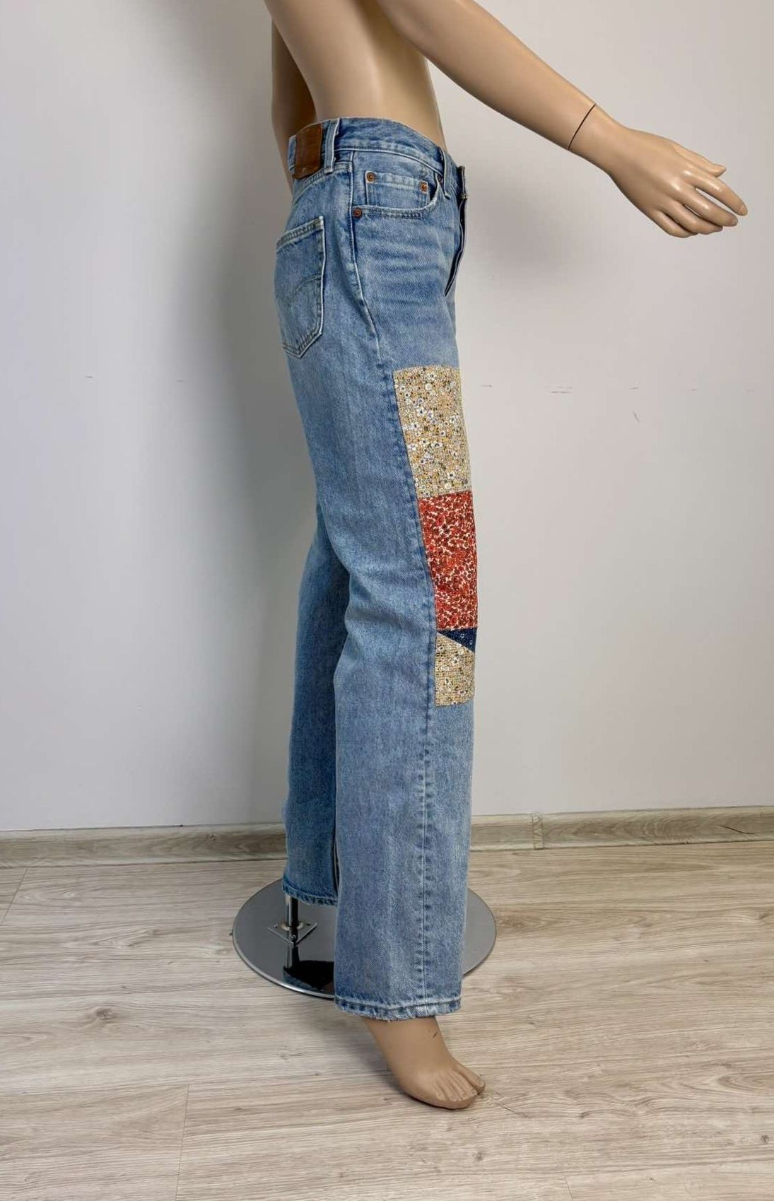 Levi's 501 90's  jeansy damskie W26 L32
rozmiar W26 L32
Kolor:jasny ni