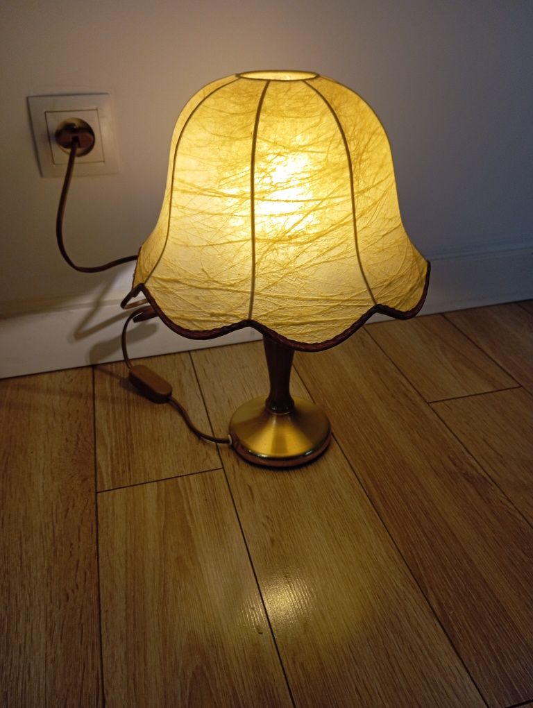 Lampa stołowa z abażurem