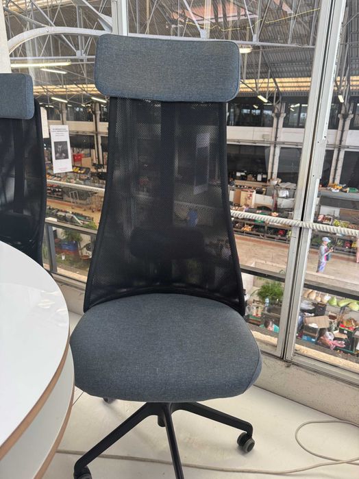 2 Ergonomic Office Chairs – Great Condition (Lisbon)