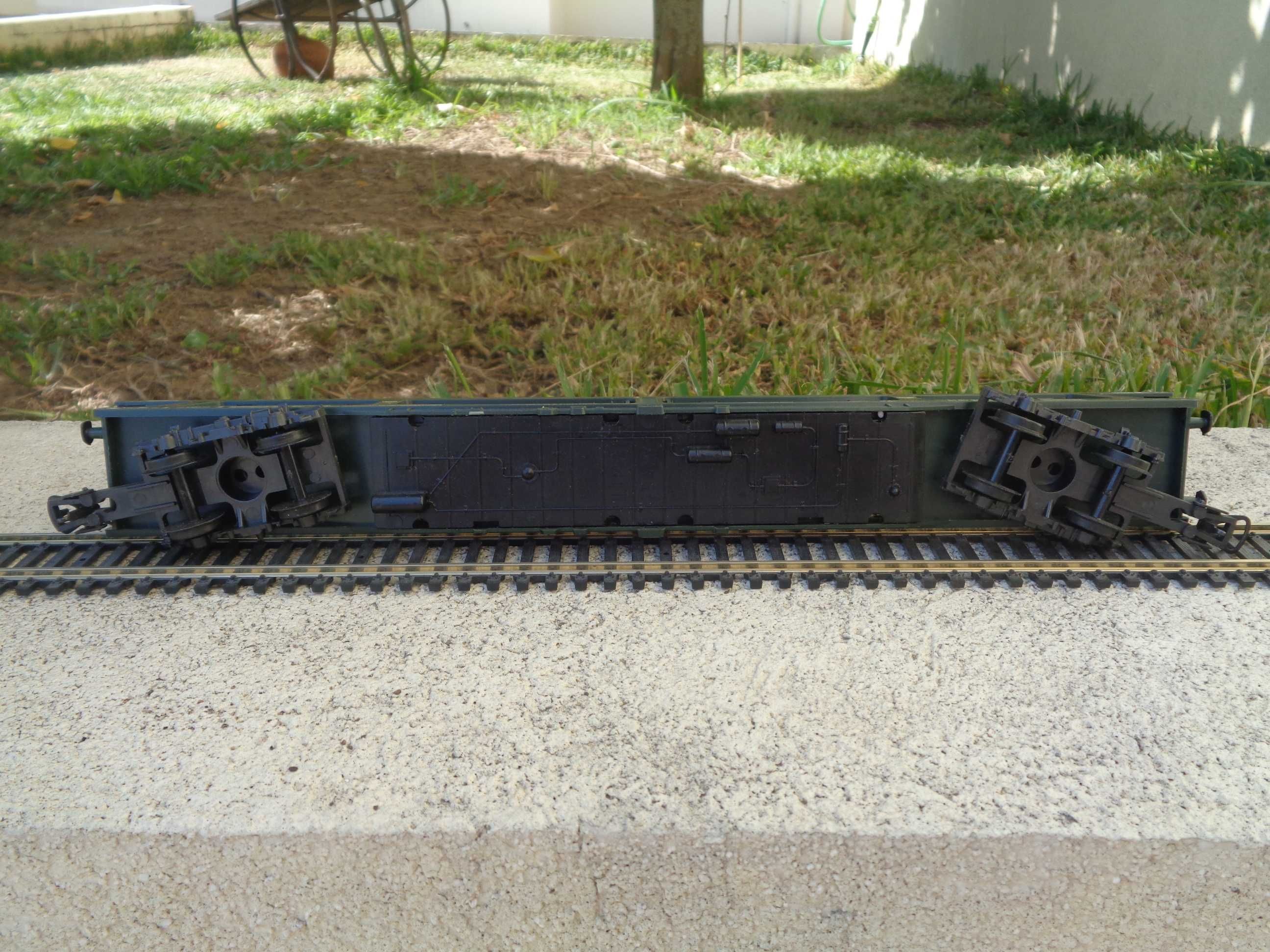 1:87 LIMA Carruagem porta automóveis com 5 carros pista comboio