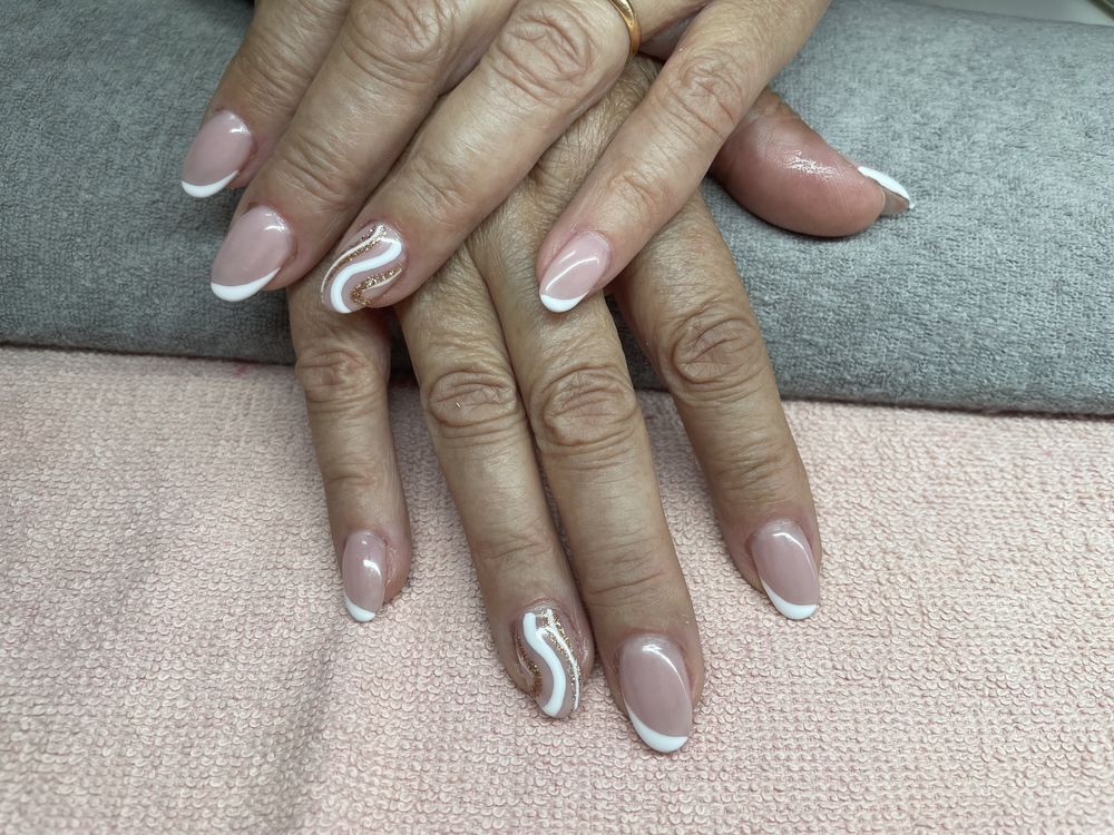 Unhas de gel manutencao 12€