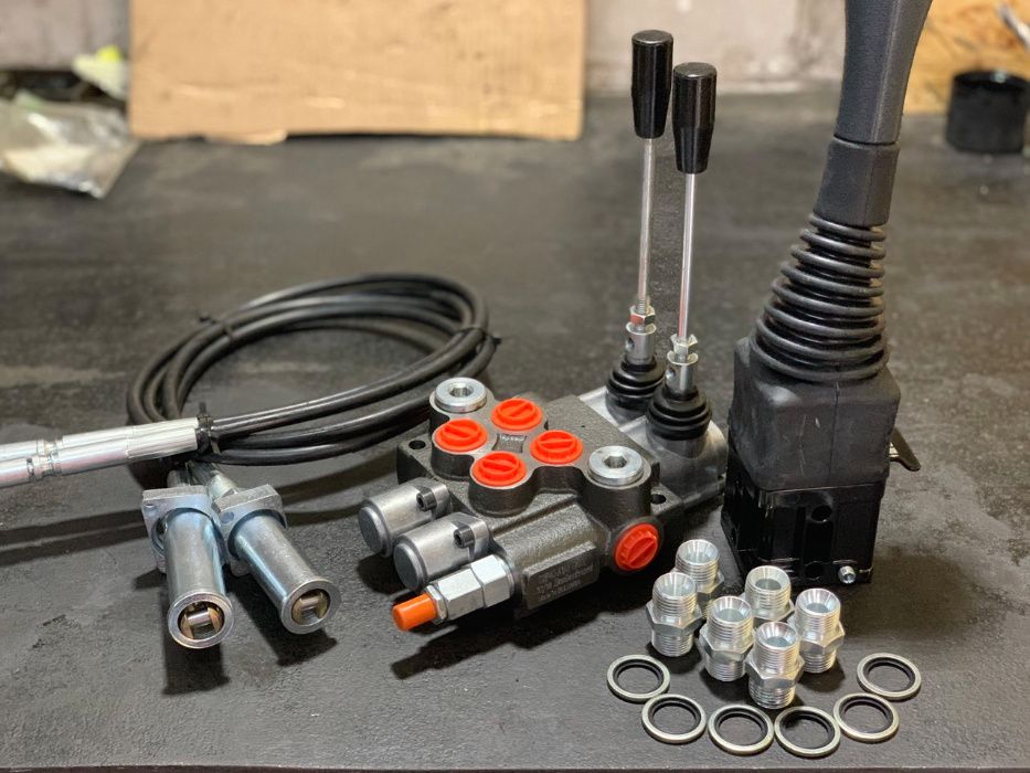 Распределитель болгарский на мтз с плавающими на тросах и джойстиком