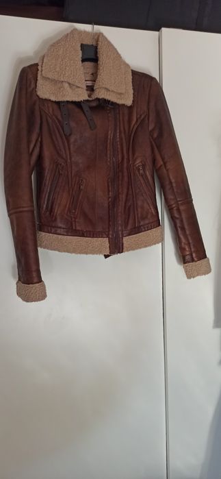 Lote 200 peças de roupa