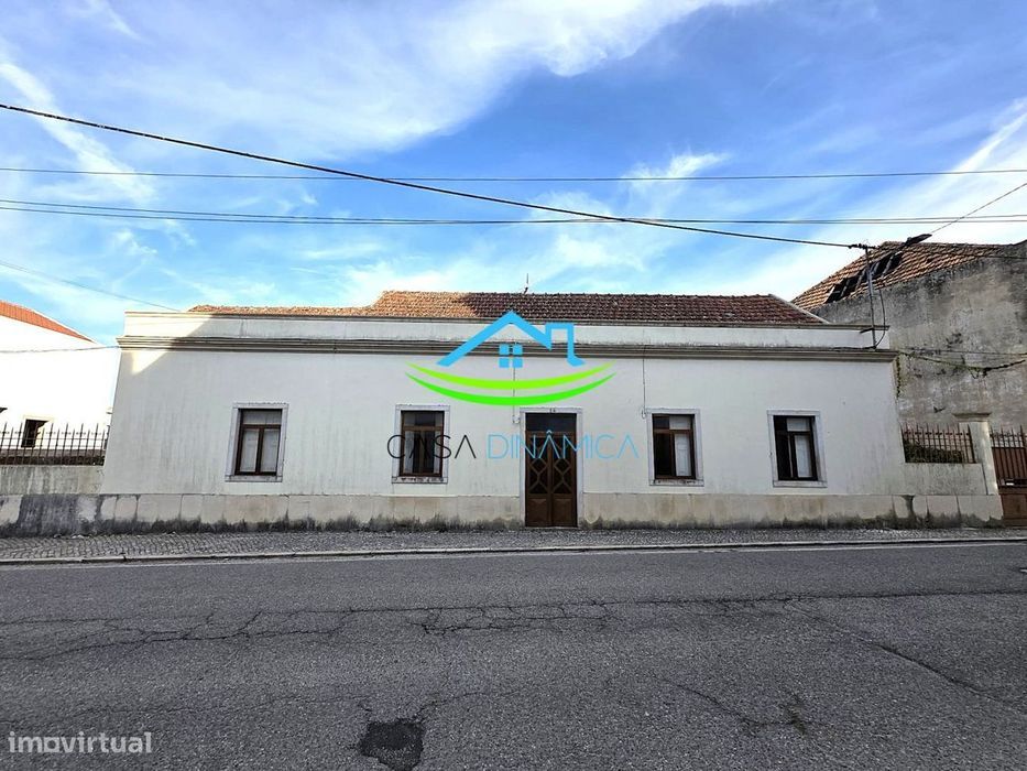 Duas moradias pelo preço de uma nas Alhadas