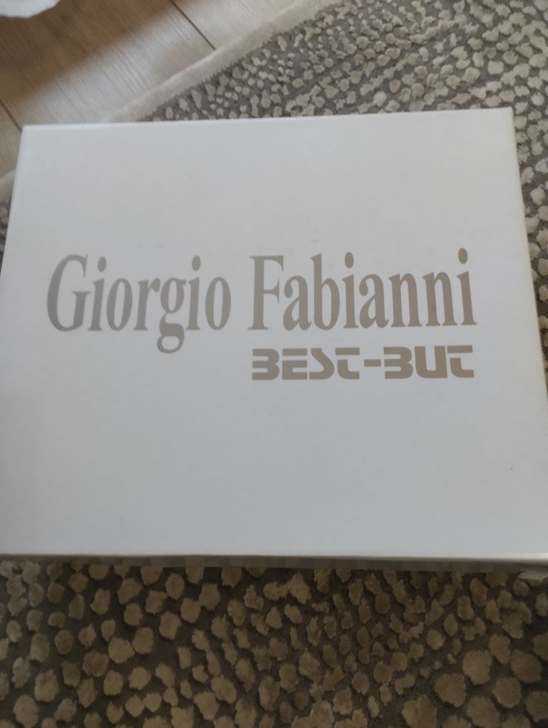 Kozaczki sztyblety Giorgio Fabianni rozmiar 39. Skóra naturalna.
