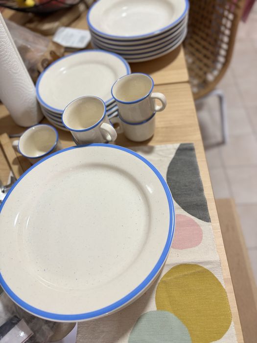 Loiça / pratos / canecas