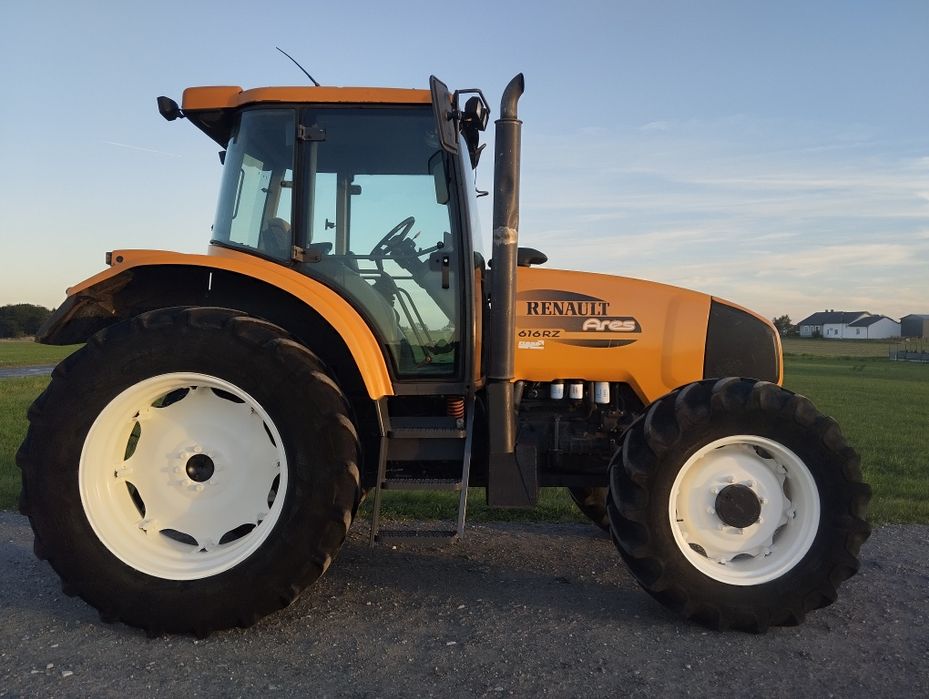 Renault Ares 616