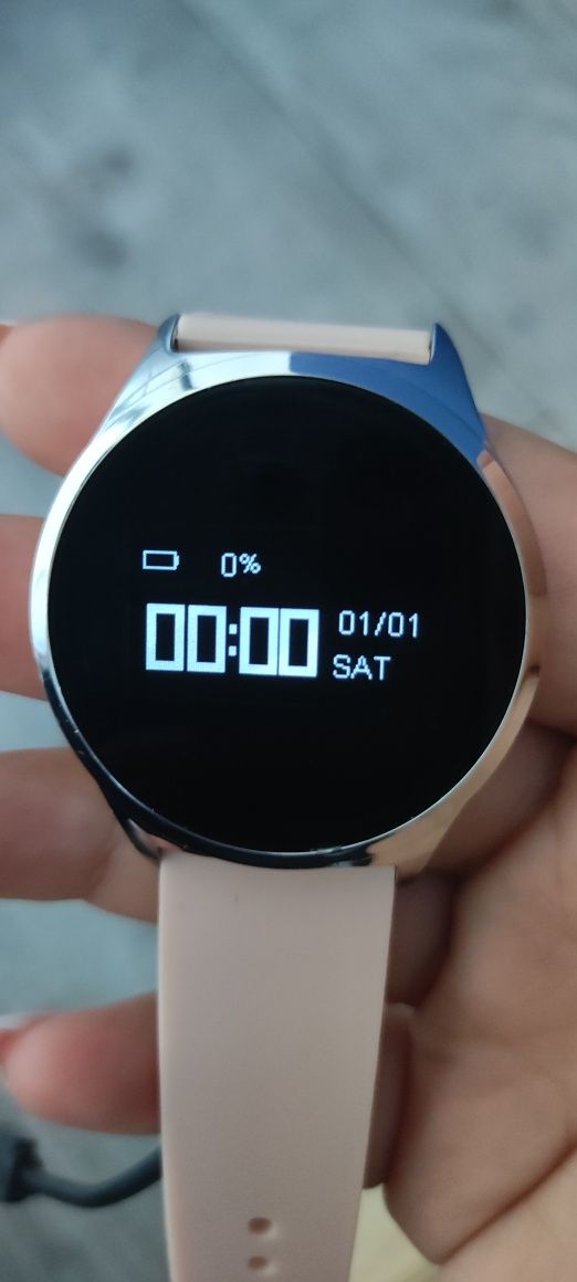 Smartwatch / pudrowa róż