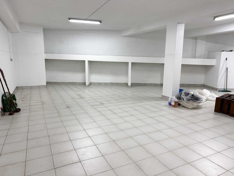 Garagem / Armazém 120m²  – Cedofeita / Boavista, Porto