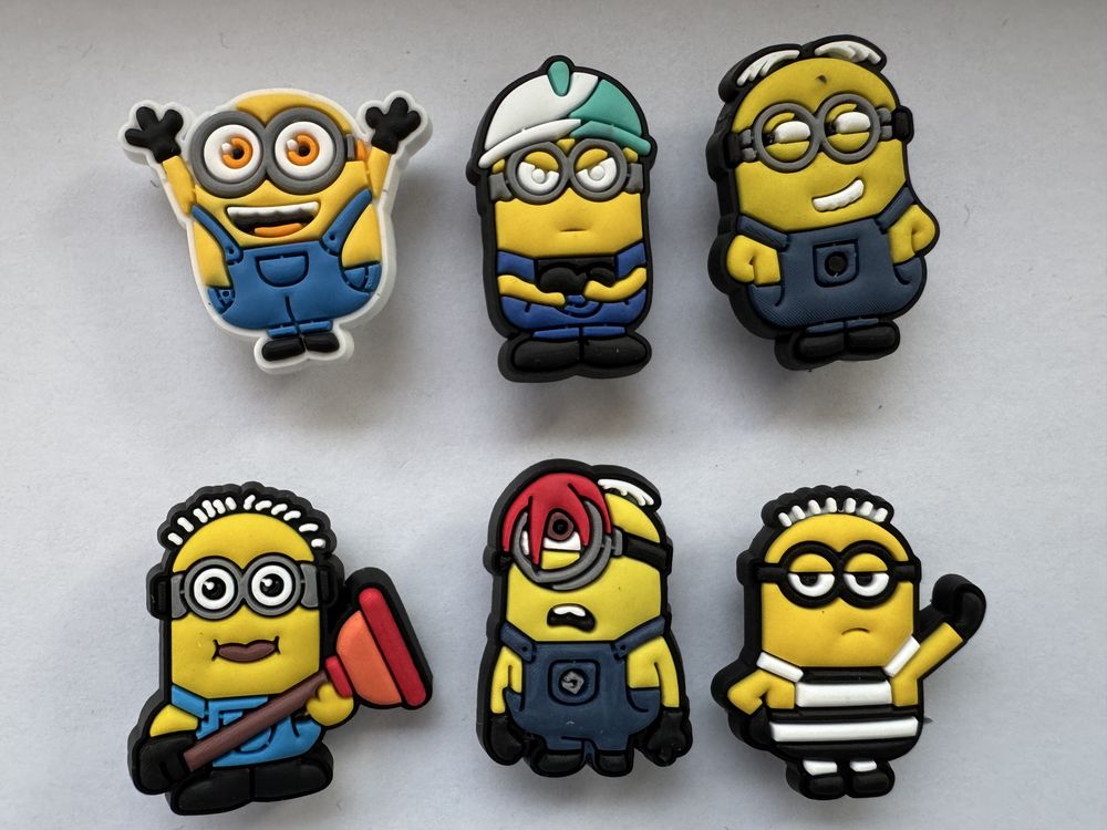 Charms Crocs Minions przypinki nowe