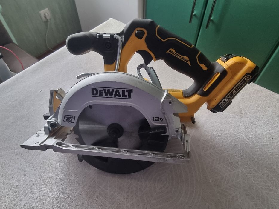Акумуляторна циркулярка DeWalt нова але з нюансом.
