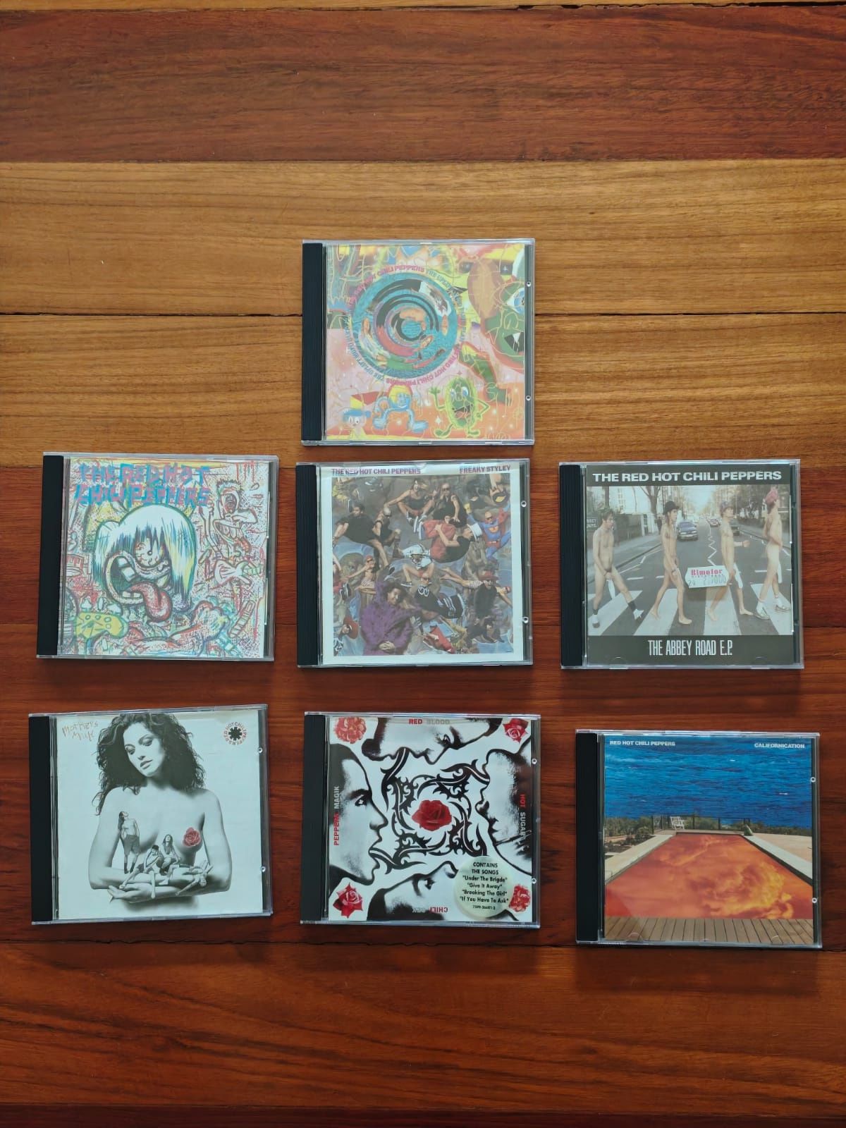 CD conjunto red hot chili peppers. Edição antiga . Óptimo estado