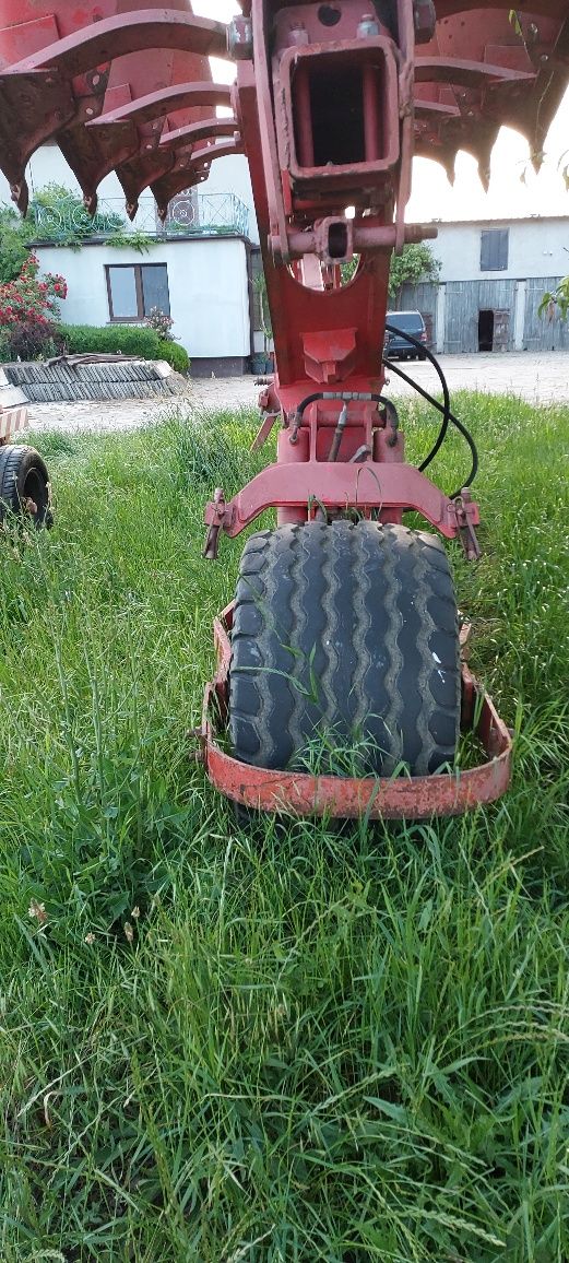 Agregat ścierniskowy-gruber i pług VogelNoot