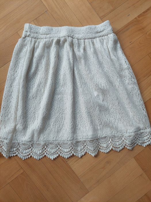 Spódnica biała krótka