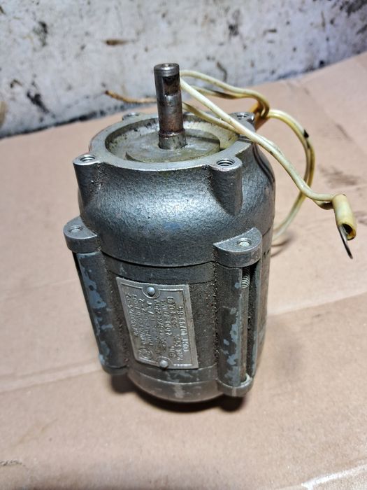 Электродвигатель АВЕ 042-2