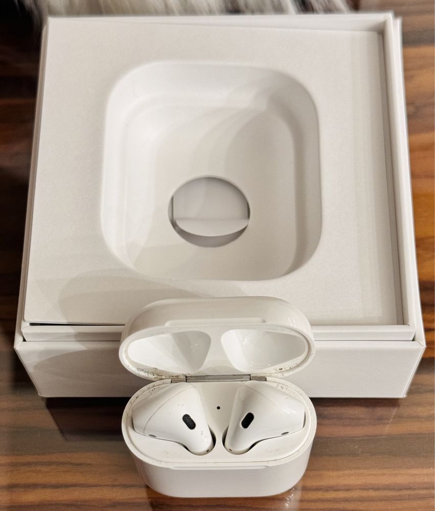 Air Pods With Charging Case