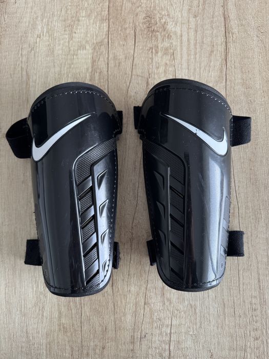 Ochraniacze Nike rozmiar M