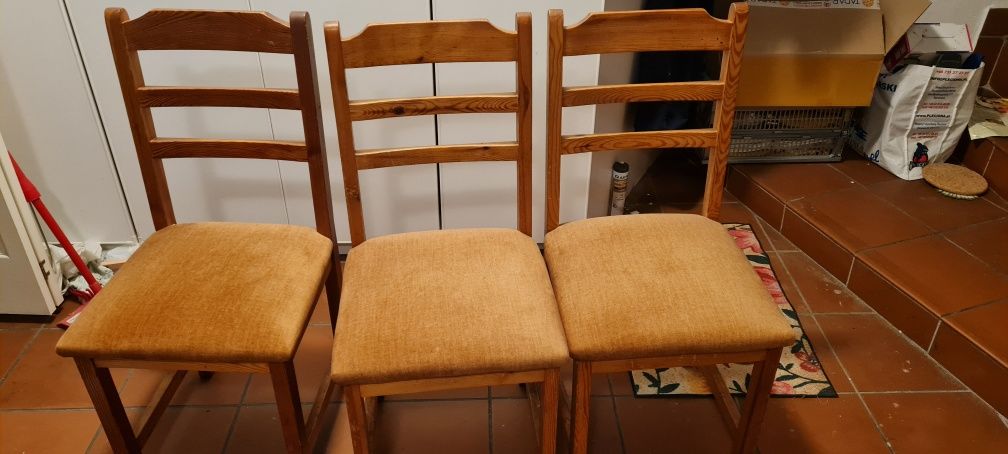Krzesła drewniane z miodową tapicerką 3 szt.
